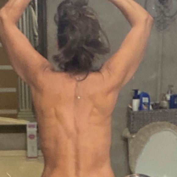 Meet your Posher, Nomi - Picture 1 of 1